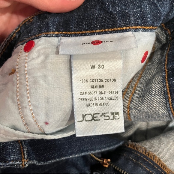 Joe’s‎ Women's Distressed Denim Shorts Size 10/30 - Picture 2 of 4